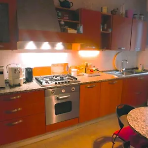  Appartamento Ampi Spazi, A Piedi In Centro. Italia